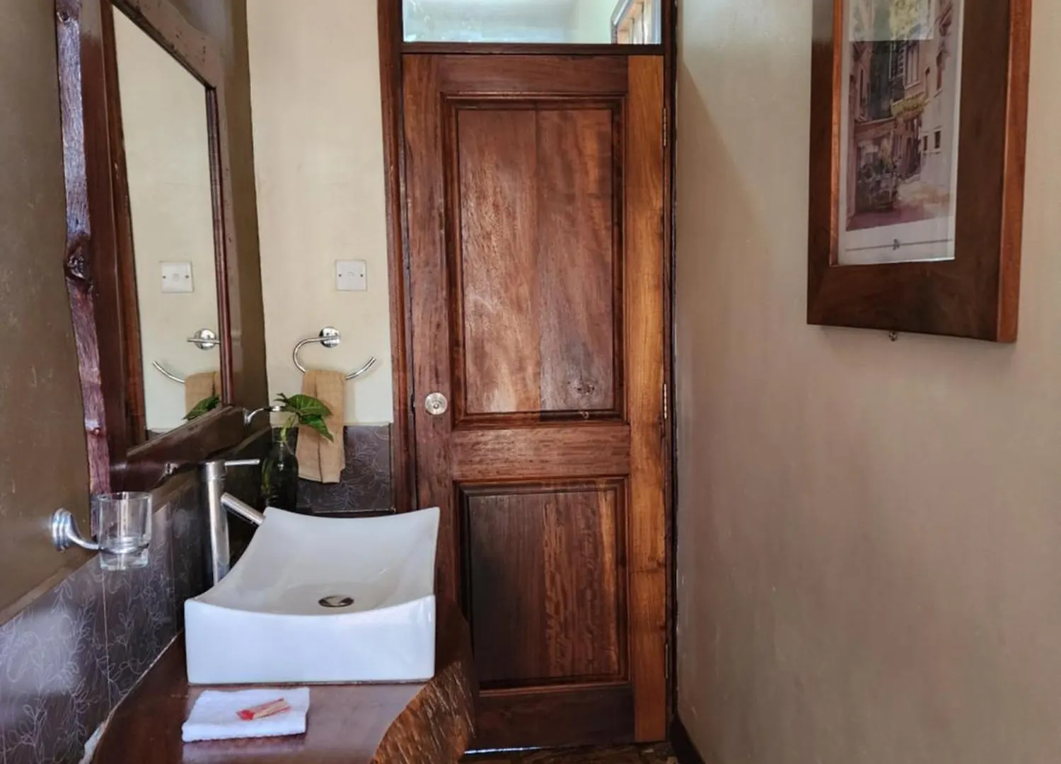 Surjios Guest House Jinja Hotel
